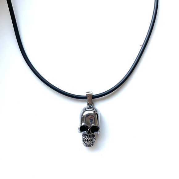 Vintage Jewelry - 🛍3/$20 💀Skull Necklace